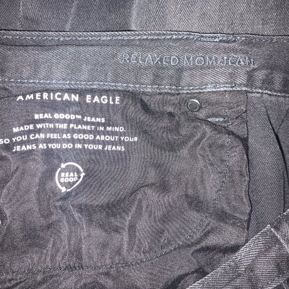 American Eagle Relaxed Mom Jean - Picture 5 of 10